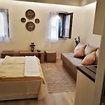 Frida Apartament *
