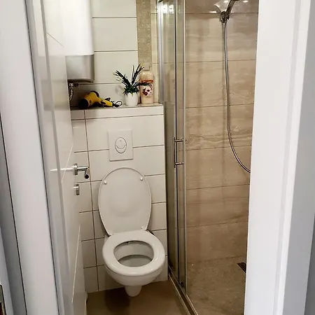 Frida アパート モスタル