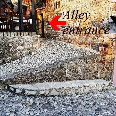 Frida アパート モスタル